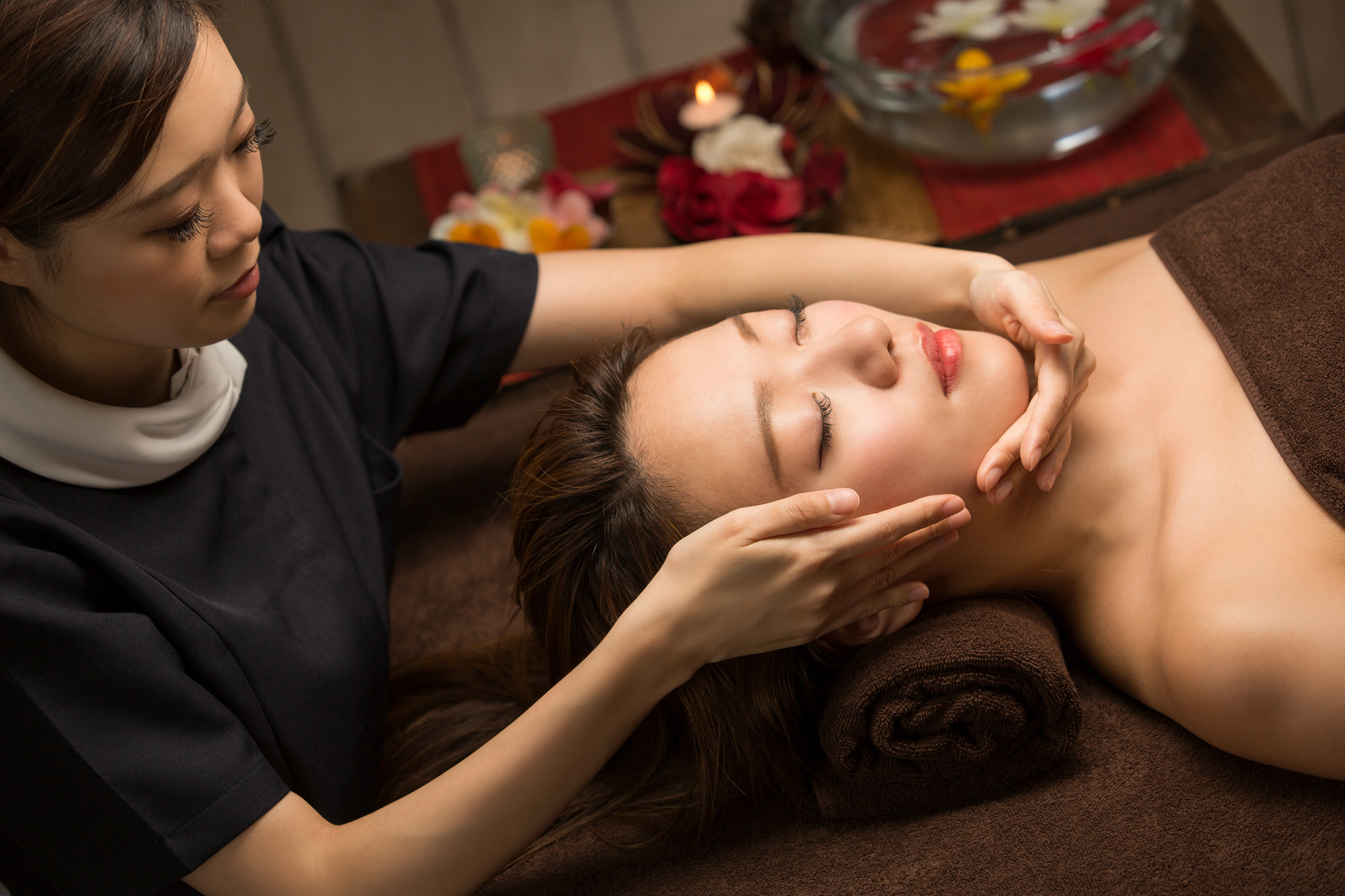 Démonstration Esthétique : Lift-up auto-massage avec l’acupuncture de beauté sans aiguille Bi-baly